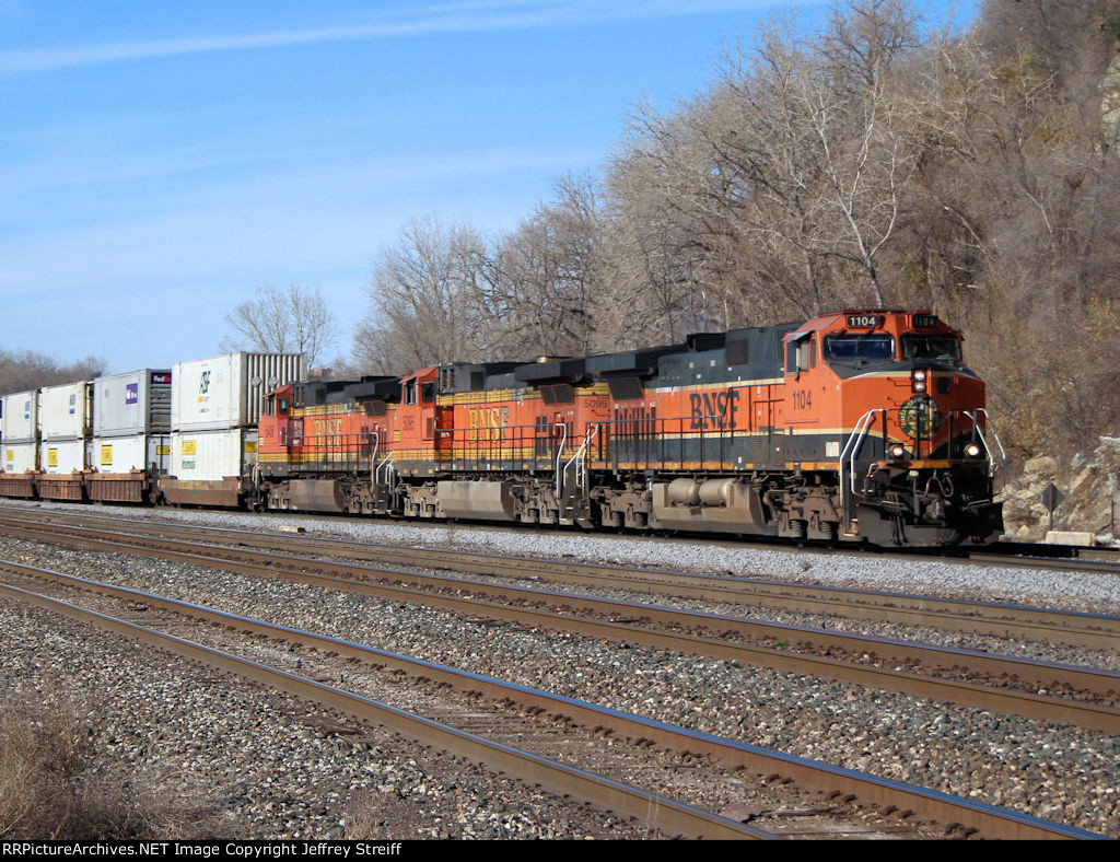 BNSF 1104